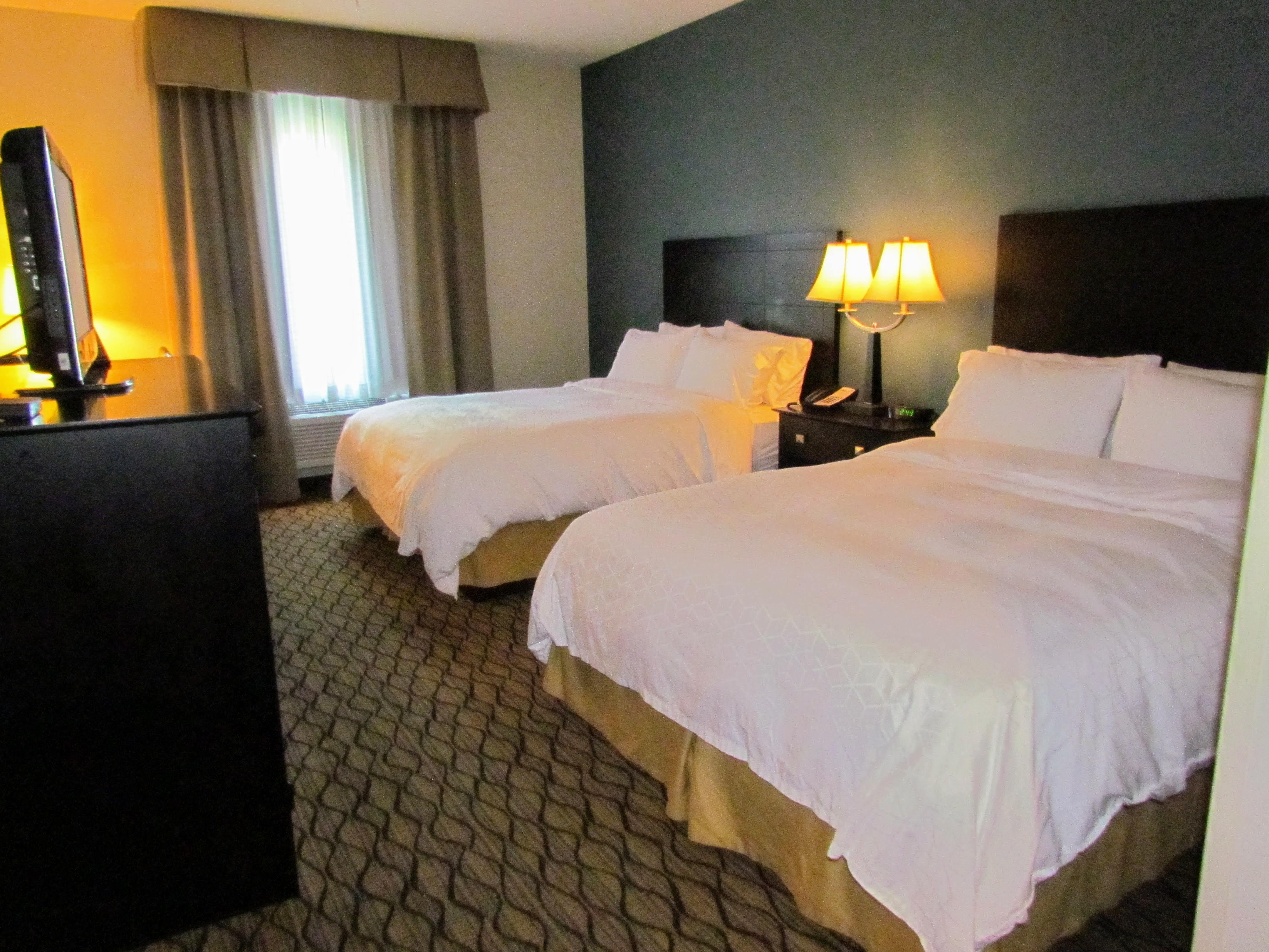 Holiday Inn Express Hotel & Suites Cadillac By Ihg Экстерьер фото