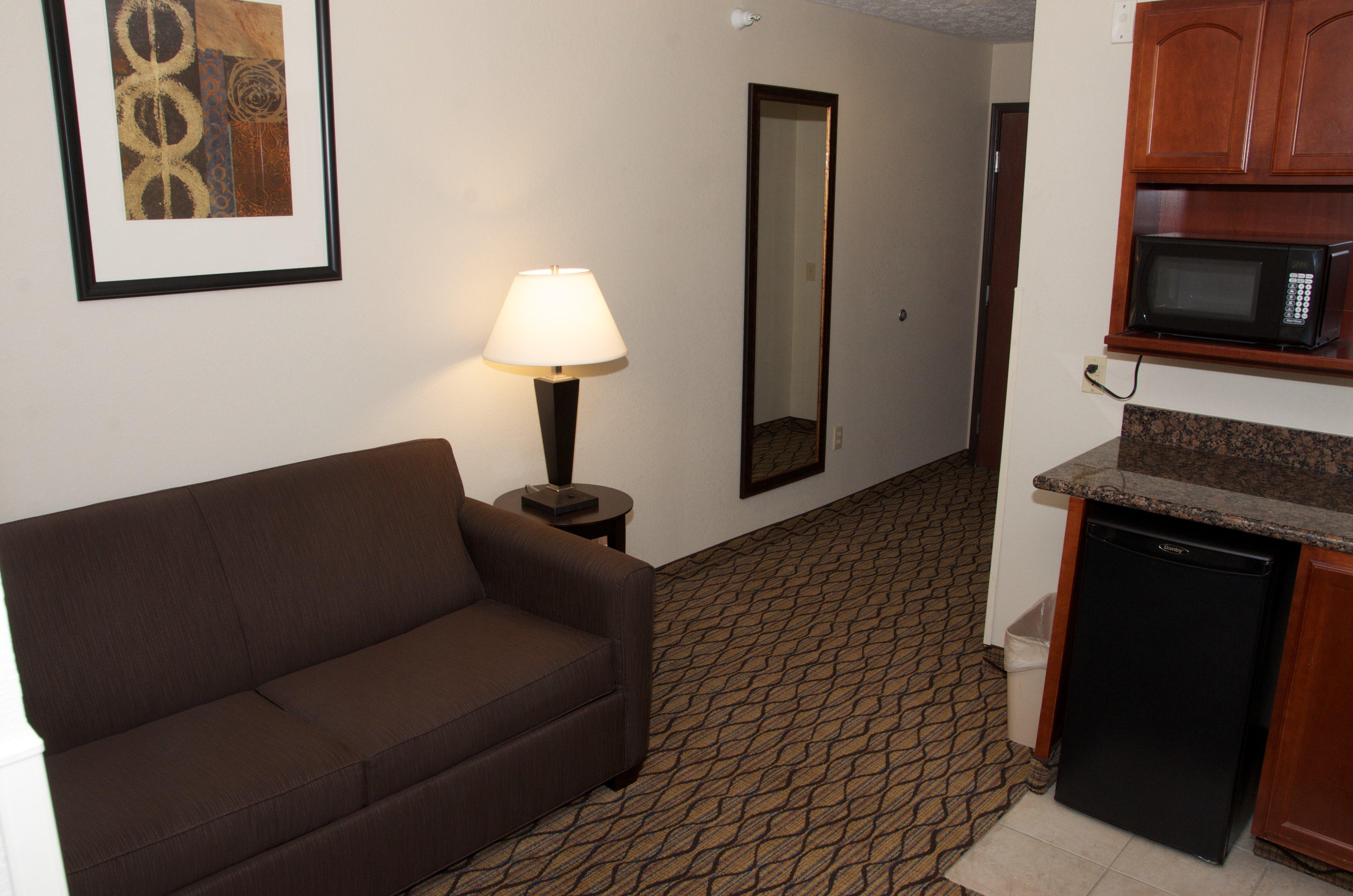 Holiday Inn Express Hotel & Suites Cadillac By Ihg Экстерьер фото