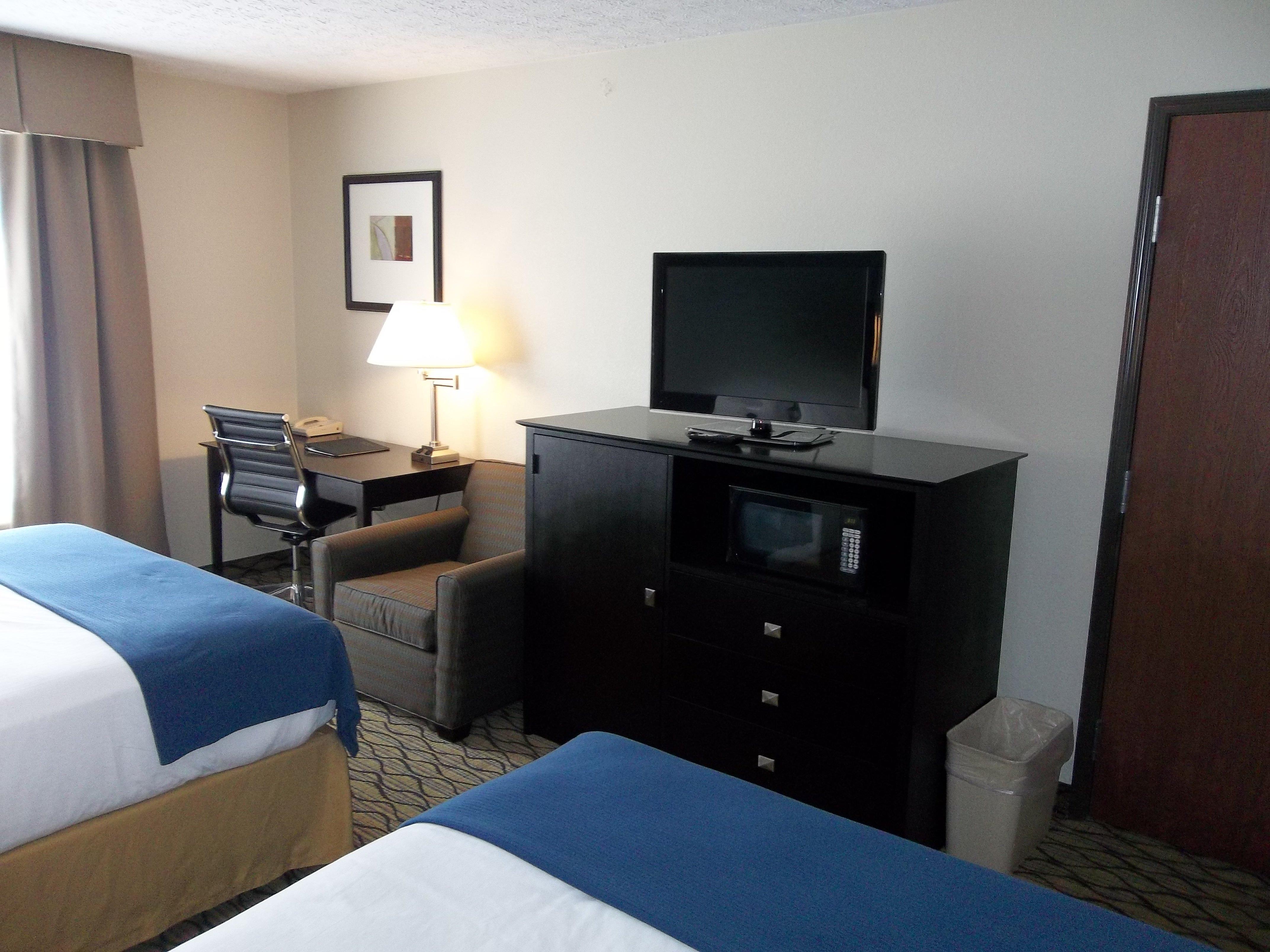 Holiday Inn Express Hotel & Suites Cadillac By Ihg Экстерьер фото
