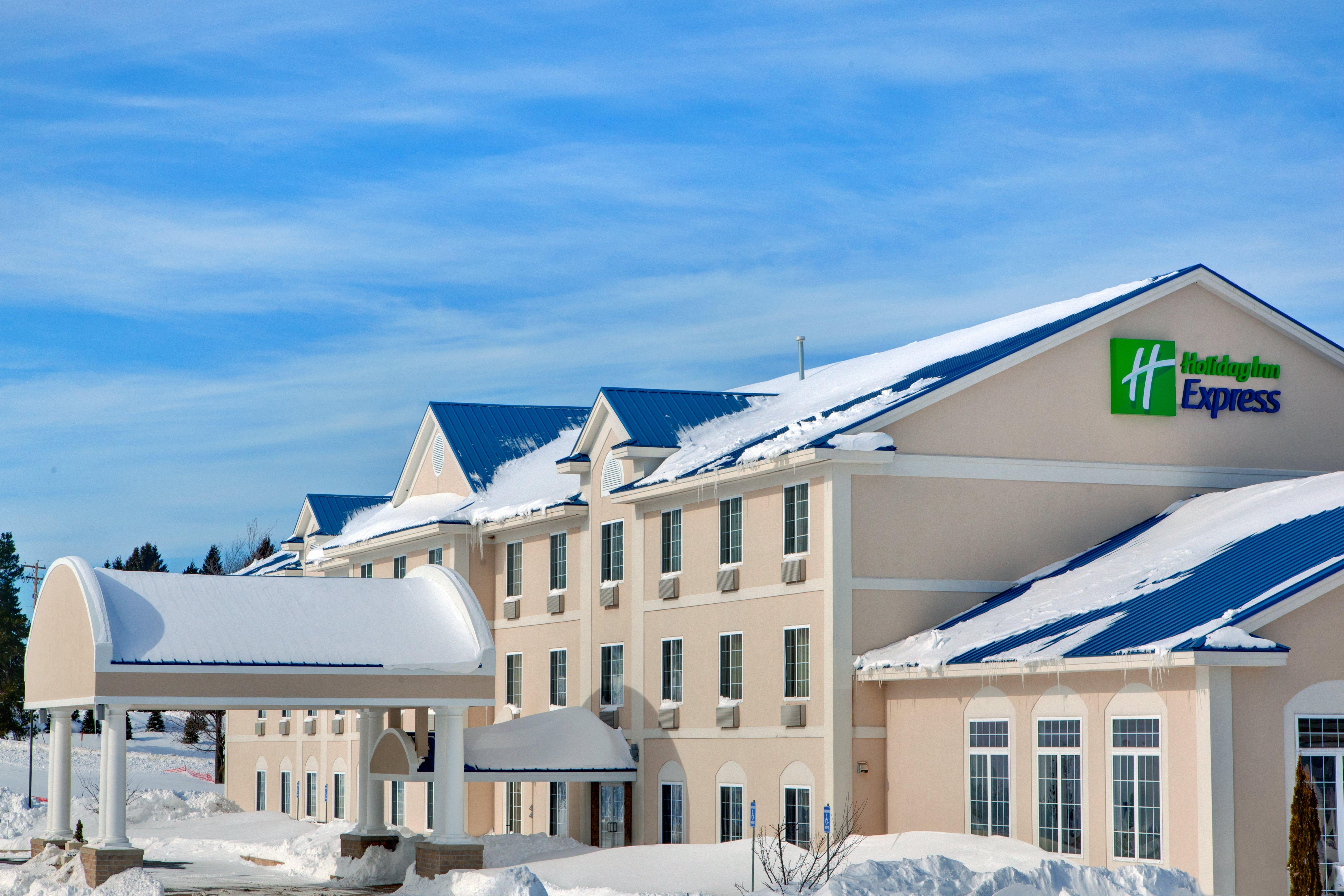 Holiday Inn Express Hotel & Suites Cadillac By Ihg Экстерьер фото