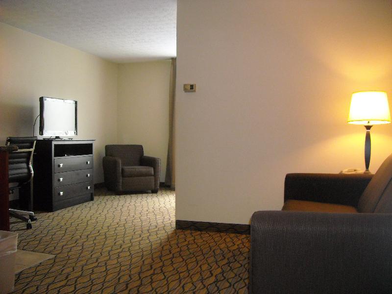Holiday Inn Express Hotel & Suites Cadillac By Ihg Экстерьер фото