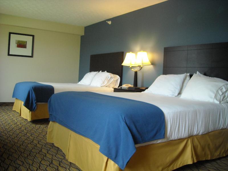 Holiday Inn Express Hotel & Suites Cadillac By Ihg Экстерьер фото